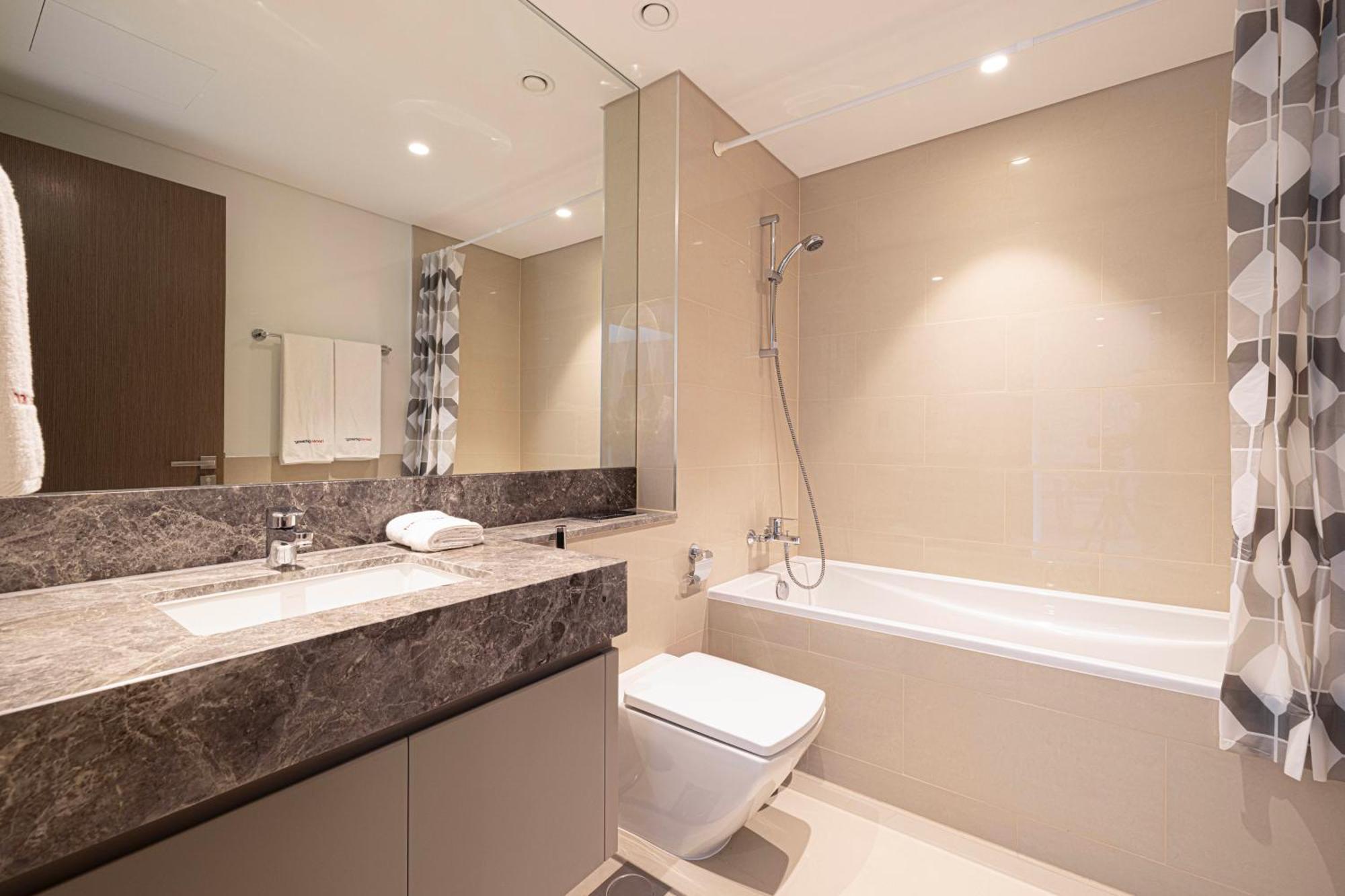 Homesgetaway -lavish 1br In Act One Downtown Дубай