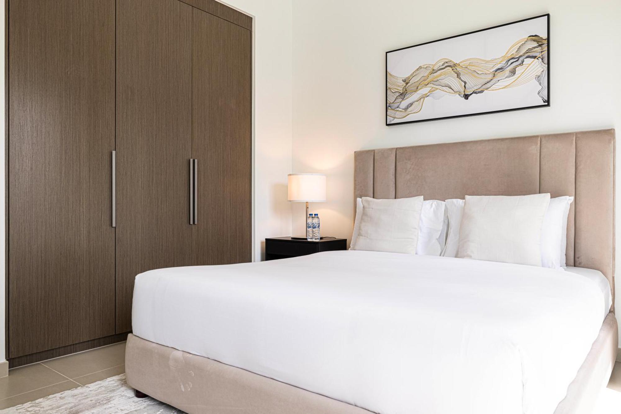 Homesgetaway -lavish 1br In Act One Downtown Апартаменти *